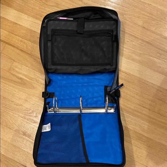 Blue and Gray Case It Binder - Picture 5 of 8